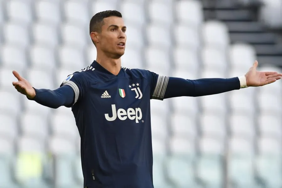 Cristiano Ronaldo accusé d&rsquo;avoir violé les règles sanitaires pour aller au ski