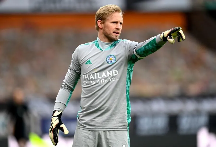 Le Slavia Prague s’excuse après avoir dit que Kasper Schmeichel portait des corsets