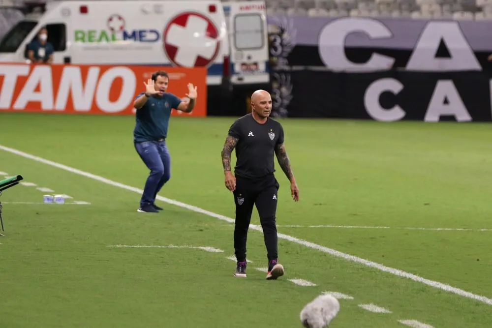 Jorge Sampaoli insulte l&rsquo;arbitre et se fait expulser avec Mineiro