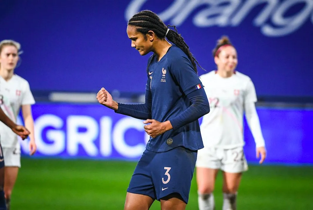 La France plie la Suisse grâce à un doublé de Wendie Renard