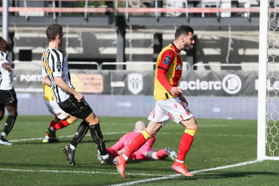 Lens arrache un point à Angers dans le temps additionnel