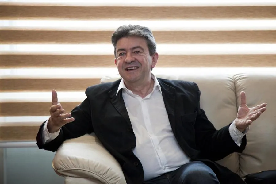 Jean-Luc Mélenchon : «<span style="font-size:50%">&nbsp;</span>On ne peut pas jouer au foot sur les cadavres<span style="font-size:50%">&nbsp;</span>»