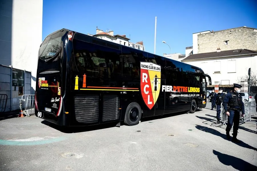 Le car de Lens tagué avant le match contre le PSG