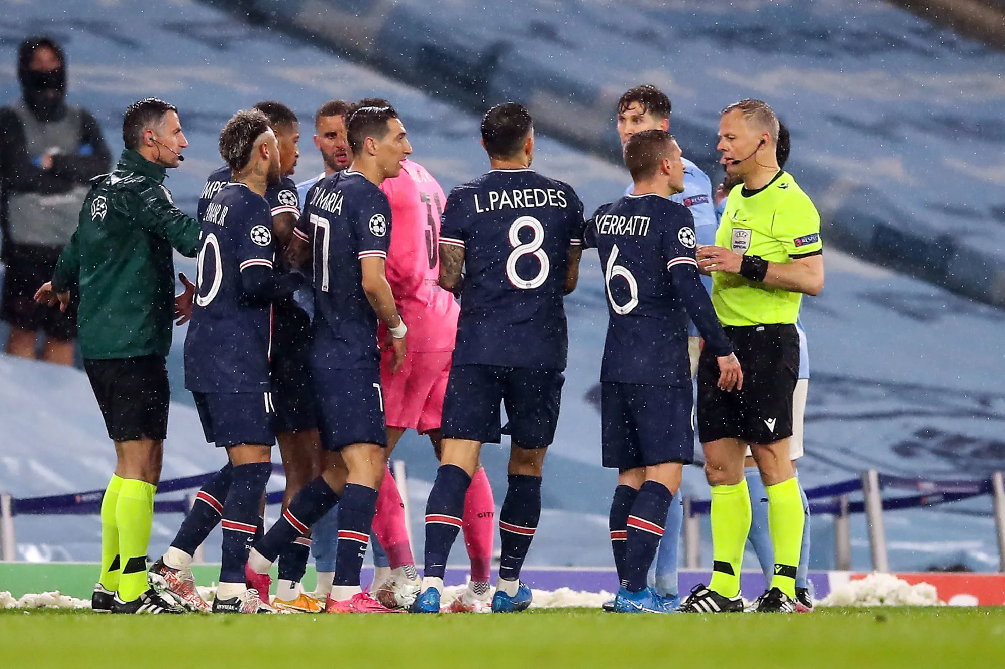 « Fuck you », « fuck off » : Verratti et Herrera accusent l&rsquo;arbitre d&rsquo;insultes