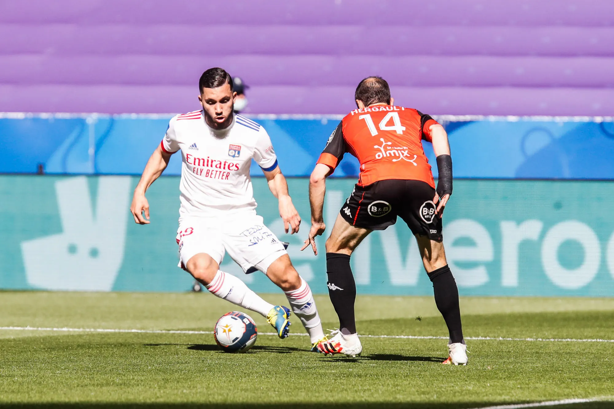 L&rsquo;Olympique lyonnais déroule contre Lorient et s&rsquo;approche de la C1