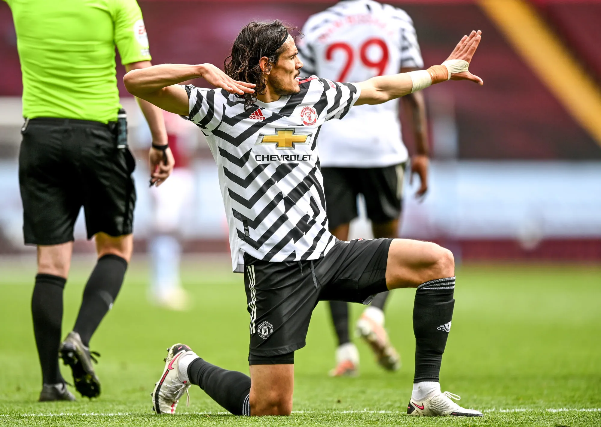 Cavani prolonge avec Manchester United jusqu’en 2022