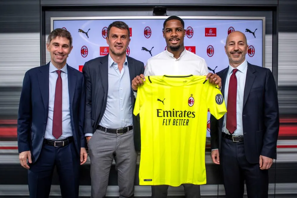 Mike Maignan officiellement à l&rsquo;AC Milan