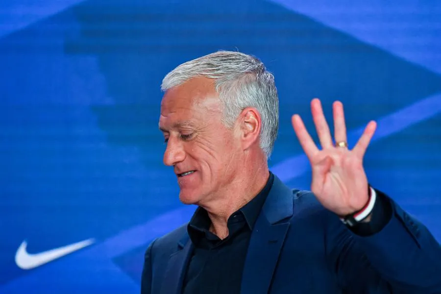 Didier Deschamps doit-il rester sur le banc de l&rsquo;équipe de France ?