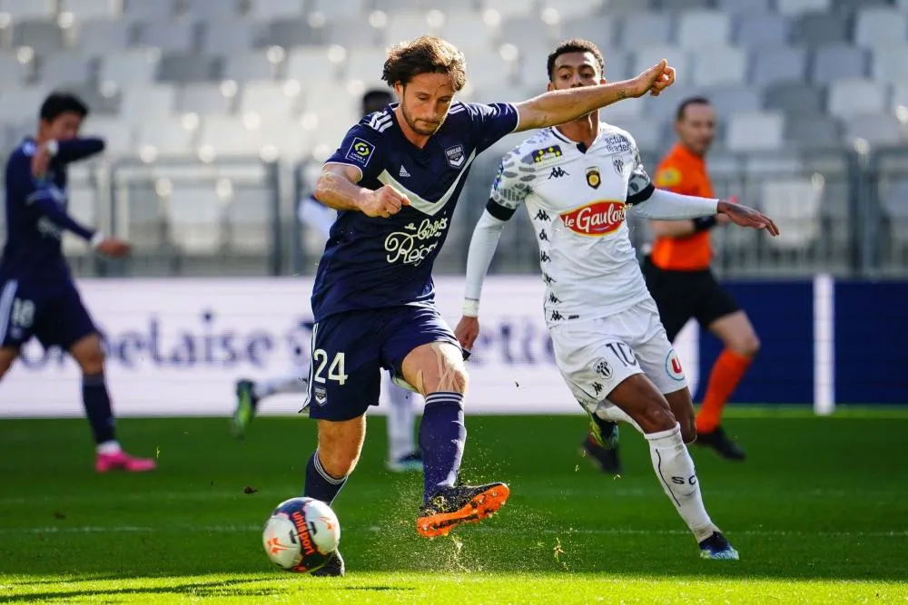 L&rsquo;Angers SCO et les Girondins de Bordeaux rétrogradés en Ligue 2 à titre conservatoire