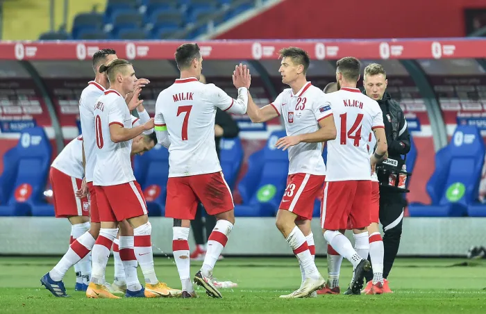 Cotes Suède Pologne : meilleures cotes et meilleurs bonus pour parier sur le match de l&rsquo;Euro