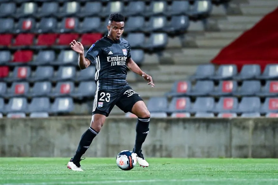 Thiago Mendes, titulaire la tête à l&rsquo;envers