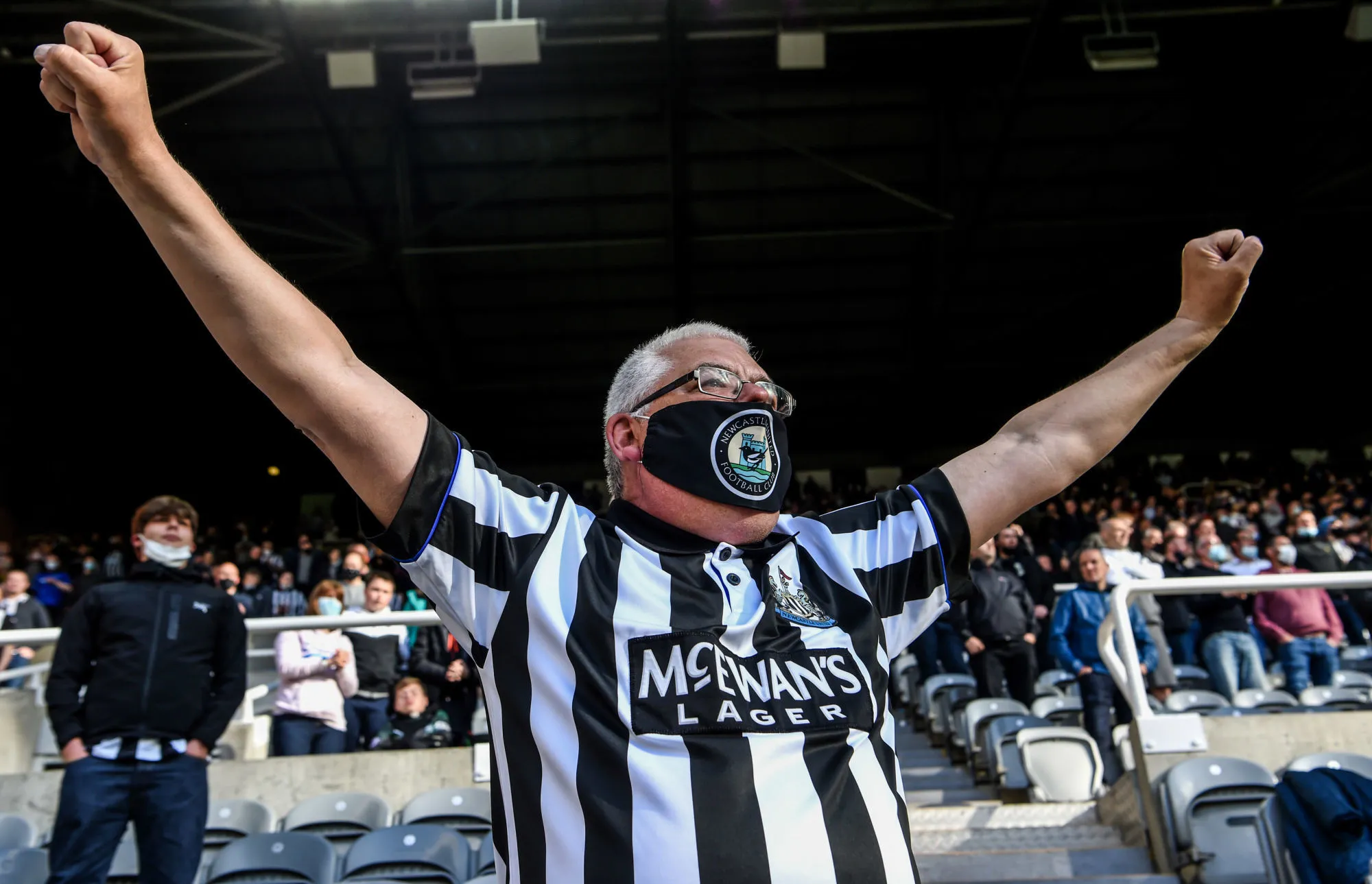 Des fans de Newcastle manifestent devant le 10 Downing Street