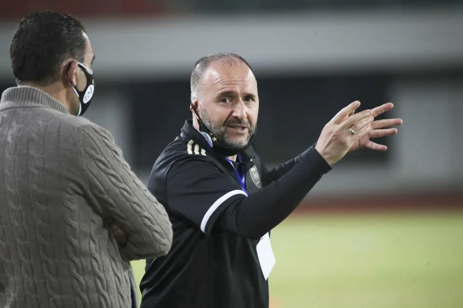 Djamel Belmadi excédé par l&rsquo;état des pelouses en Algérie