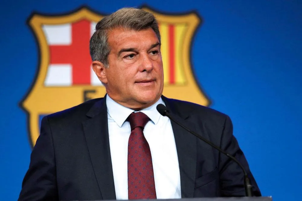 «<span style="font-size:50%">&nbsp;</span>Je vous demande votre patience<span style="font-size:50%">&nbsp;</span>» : Joan Laporta s’adresse aux supporters après la déroute contre le Bayern