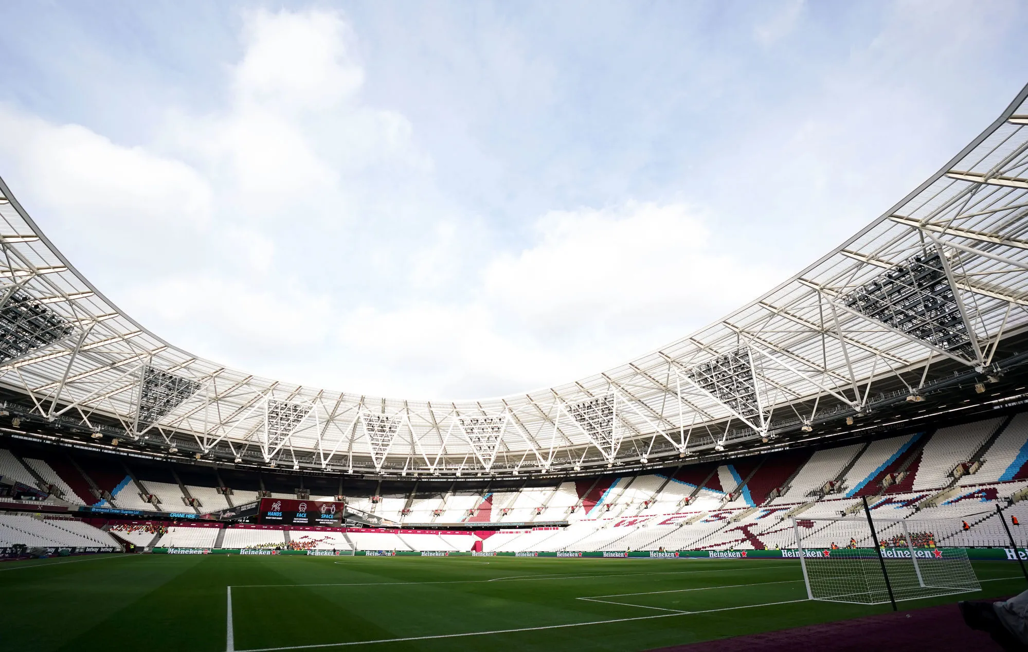 Le milliardaire tchèque Daniel Kretinsky acquiert 27% de West Ham