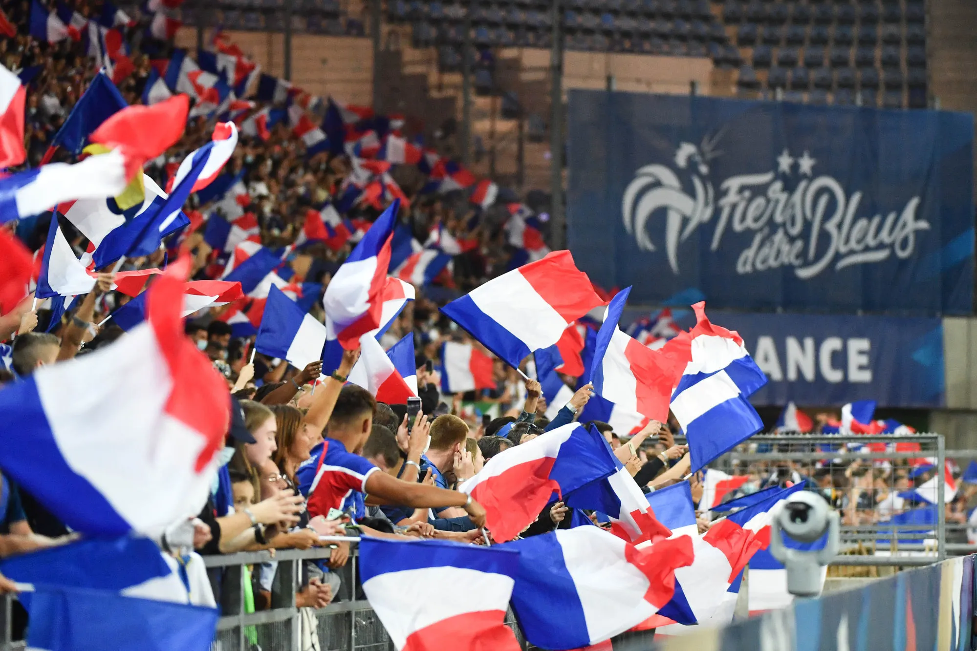 Les Bleus doivent-ils abandonner le Stade de France ?