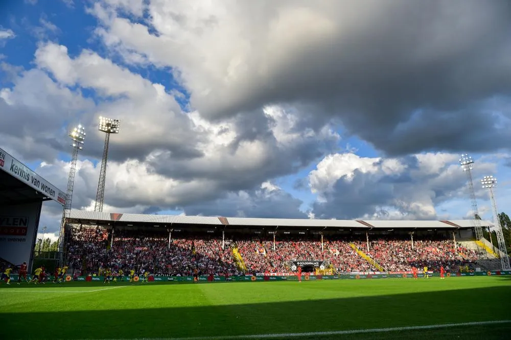 Une partie du stade de l’Antwerp détruit par la tempête Aurore