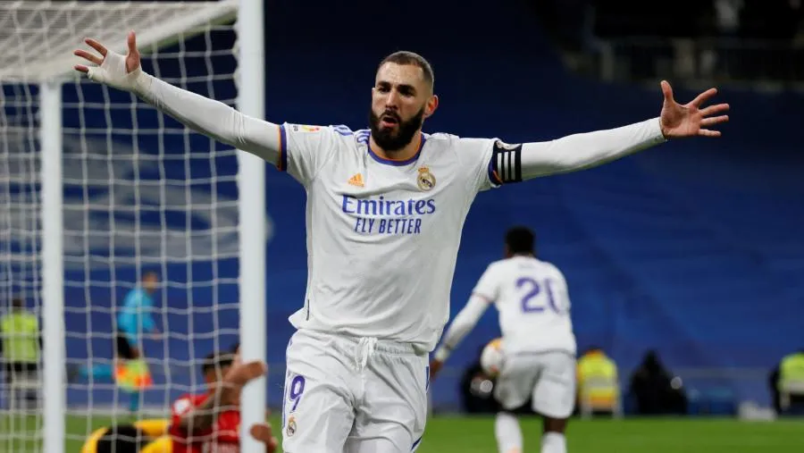 Le Real sauvé par son duo Benzema-Vinícius face à Séville