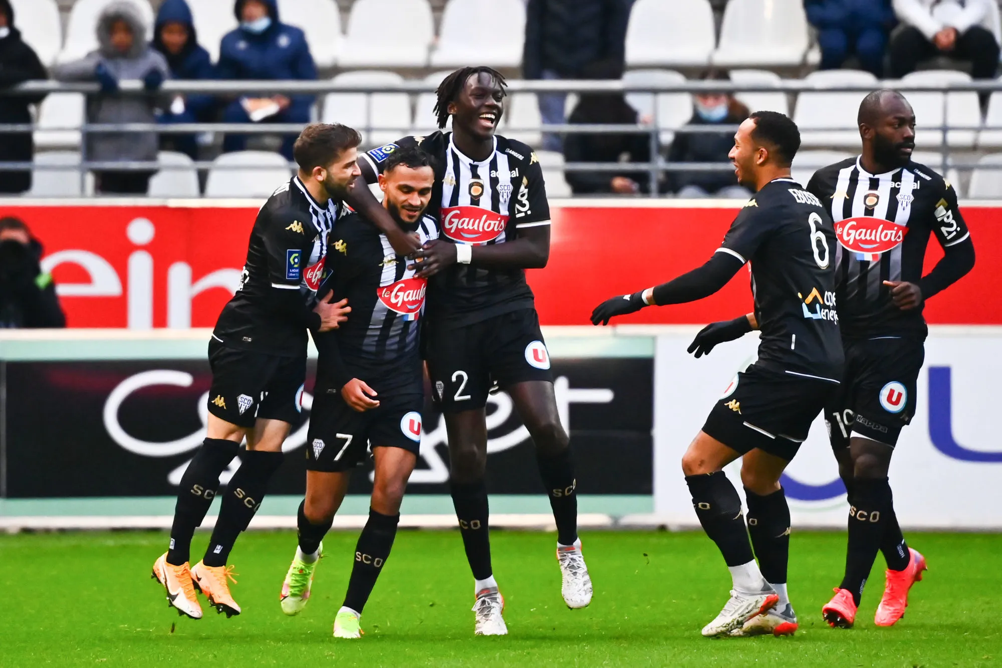 Angers retrouve la victoire à Reims