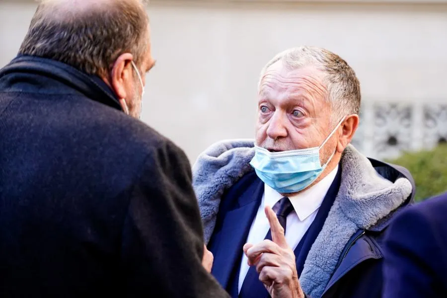 Aulas la menace