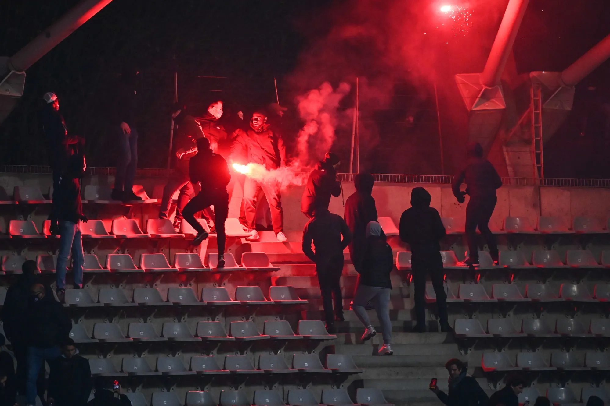 L&rsquo;OL interdit les déplacements de ses groupes de supporters jusqu&rsquo;à nouvel ordre