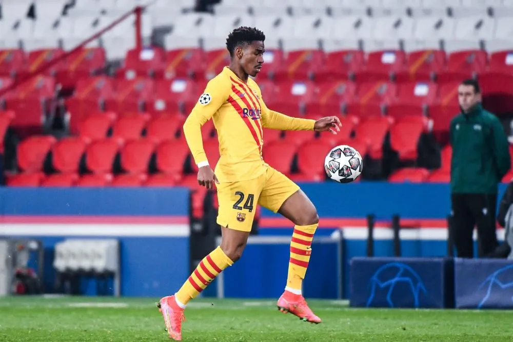 Junior Firpo (Leeds) à propos de Ronald Koeman au FC Barcelone : «<span style="font-size:50%">&nbsp;</span>Il y avait un manque de respect de sa part<span style="font-size:50%">&nbsp;</span>»