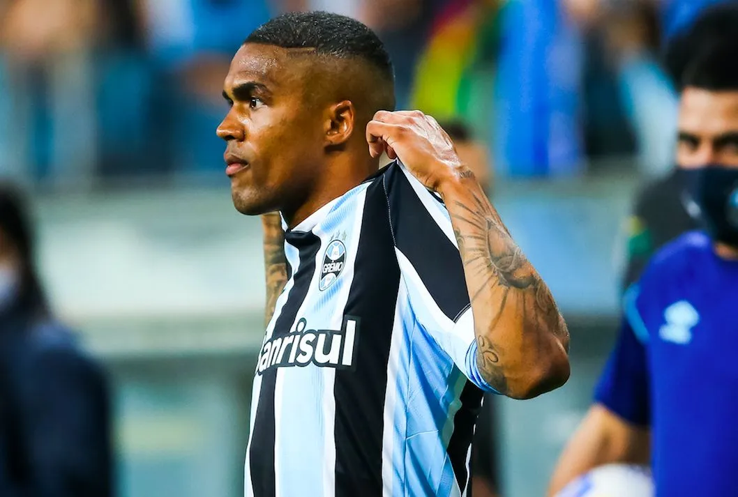 Grêmio et Douglas Costa relégués en D2 brésilienne