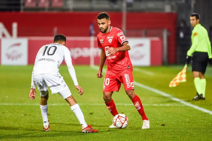 Paris et Auxerre font la bonne opération, Nancy creuse encore