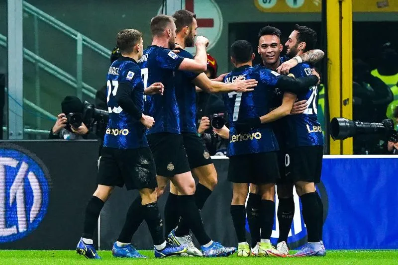 L&rsquo;Inter dégomme Cagliari et prend la tête de la Serie A