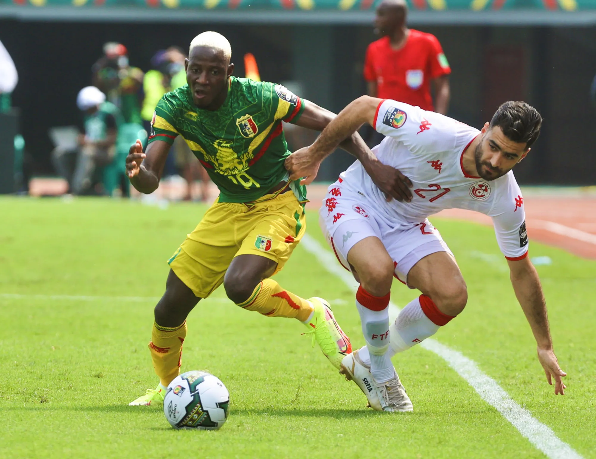 Quand l’arbitre de Tunisie-Mali siffle deux fois la fin du match au mauvais moment