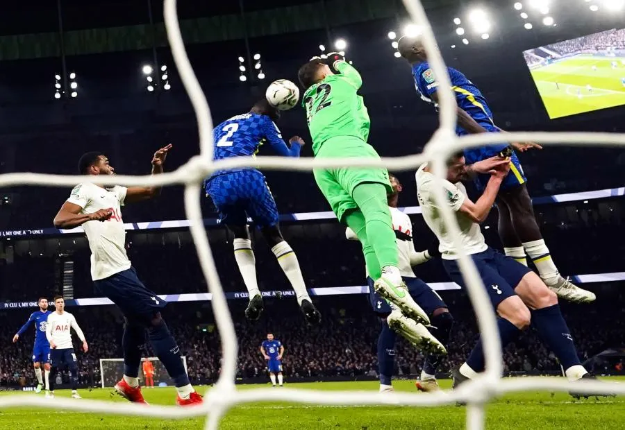 Chelsea croque Tottenham et file en finale