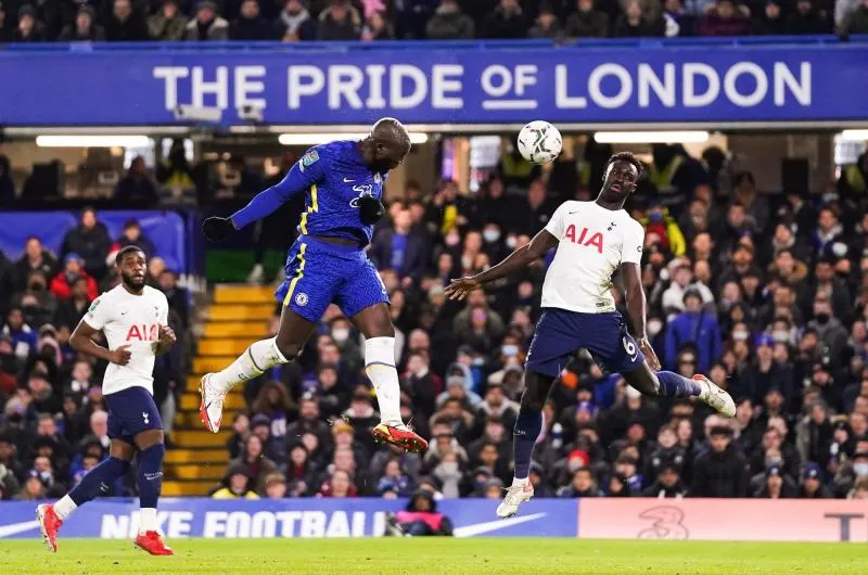 Chelsea terrasse Tottenham et prend une sérieuse option sur la finale