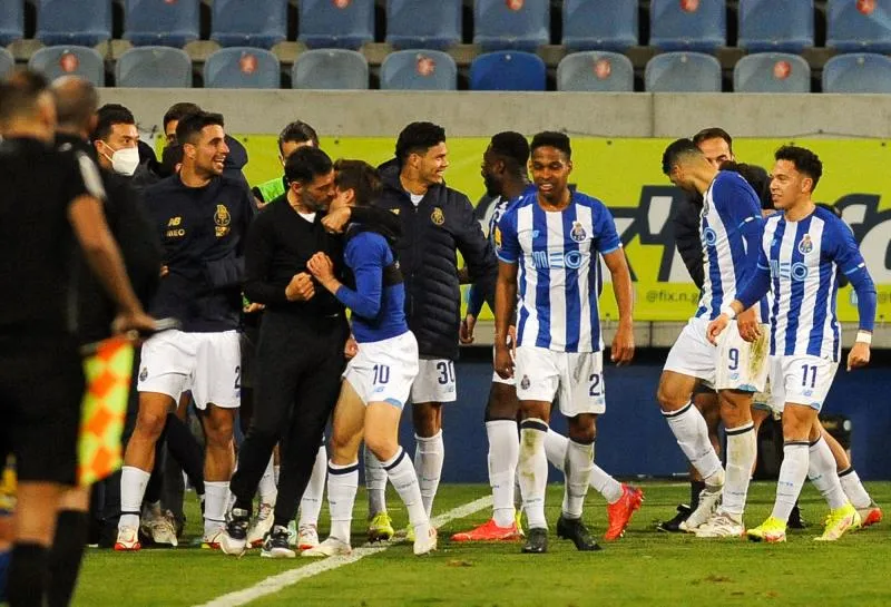 Quand Francisco Conceição offre la victoire à Porto et célèbre avec son père et entraîneur, Sergio