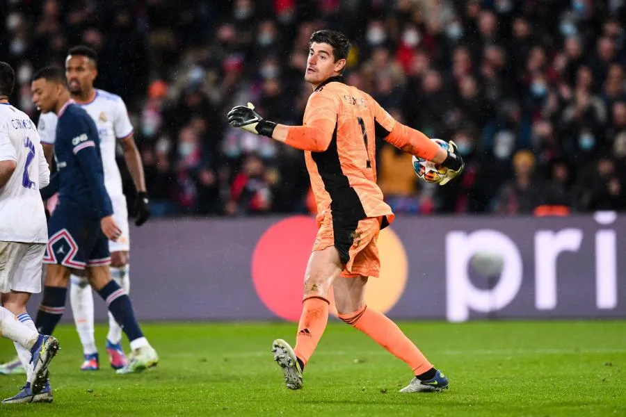 Thibaut Courtois s&rsquo;en prend à l&rsquo;arbitrage du match PSG-Real