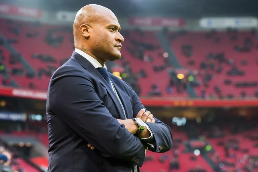 Winston Bogarde a harcelé une employée de l&rsquo;Ajax et le club ne l&rsquo;a pas sanctionné