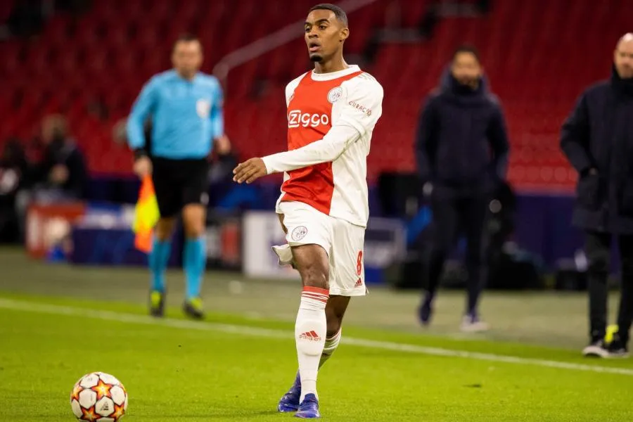 Ryan Gravenberch ne quittera l’Ajax que si le club « se fait de sous »