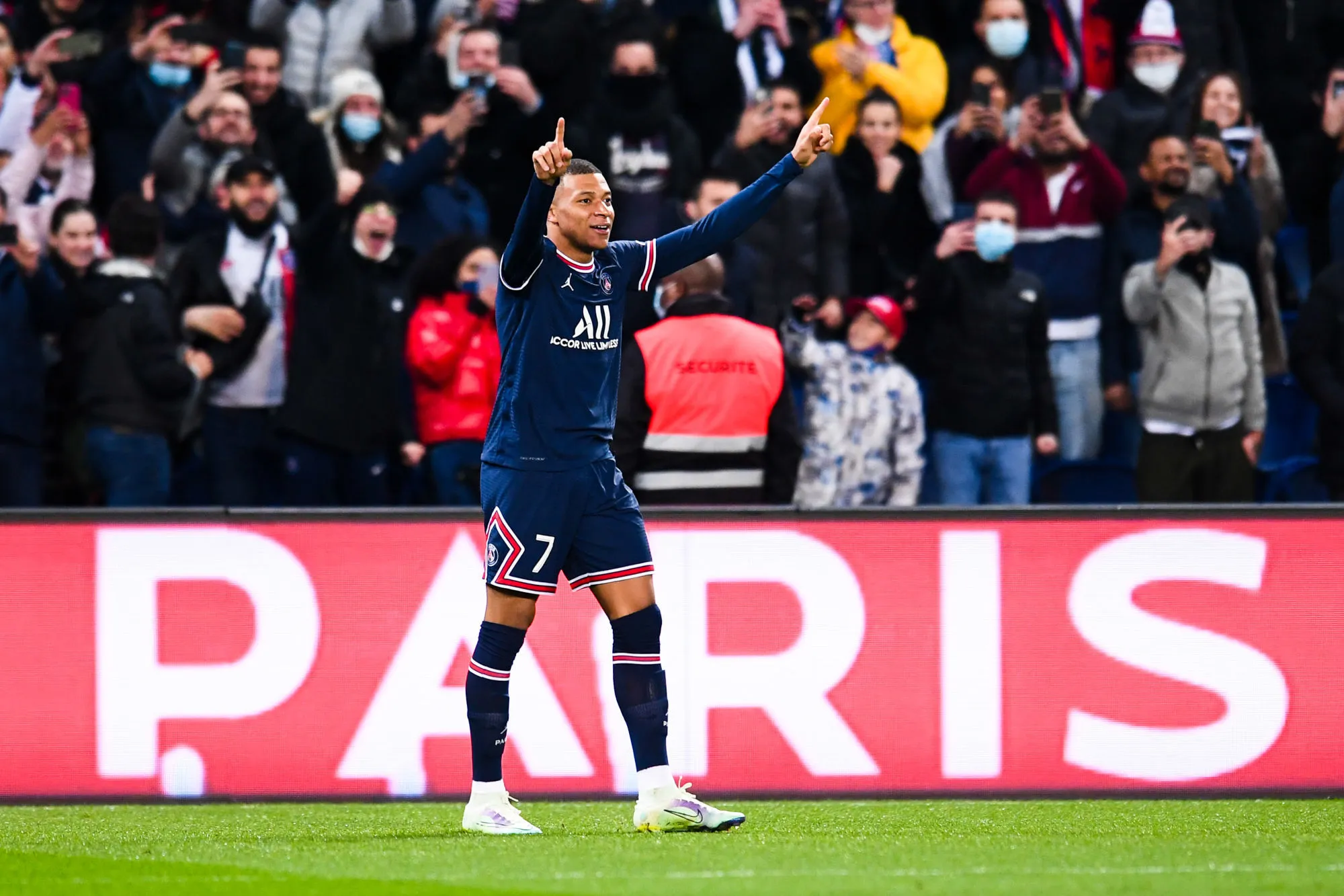 Kylian Mbappé rejoint Zlatan Ibrahimović à 156 buts avec le PSG