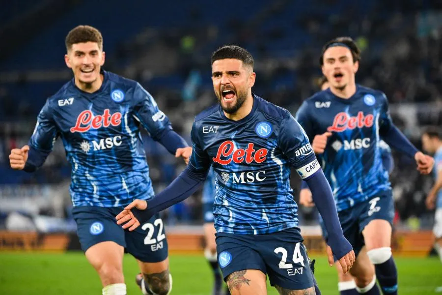 Naples vient à bout de la Lazio et passe leader de Serie A