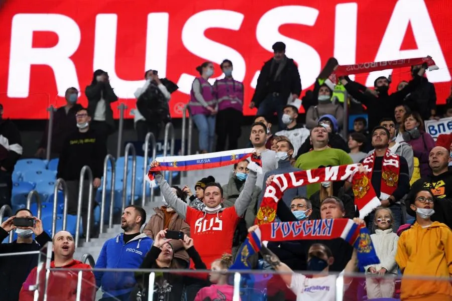 La FIFA prend des sanctions contre la Russie, sans l&rsquo;exclure de ses compétitions