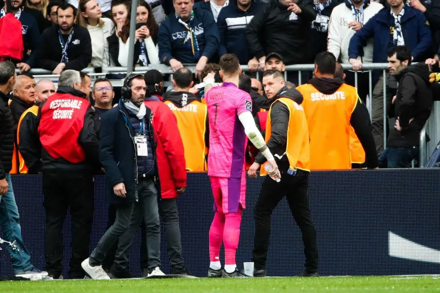 Bordeaux défend Benoît Costil, visé par des accusations de racisme