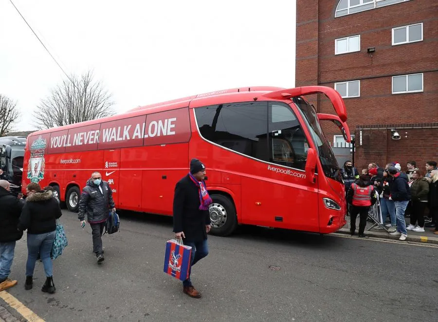 La FA va affréter des bus gratuits pour la demi-finale entre Manchester City et Liverpool