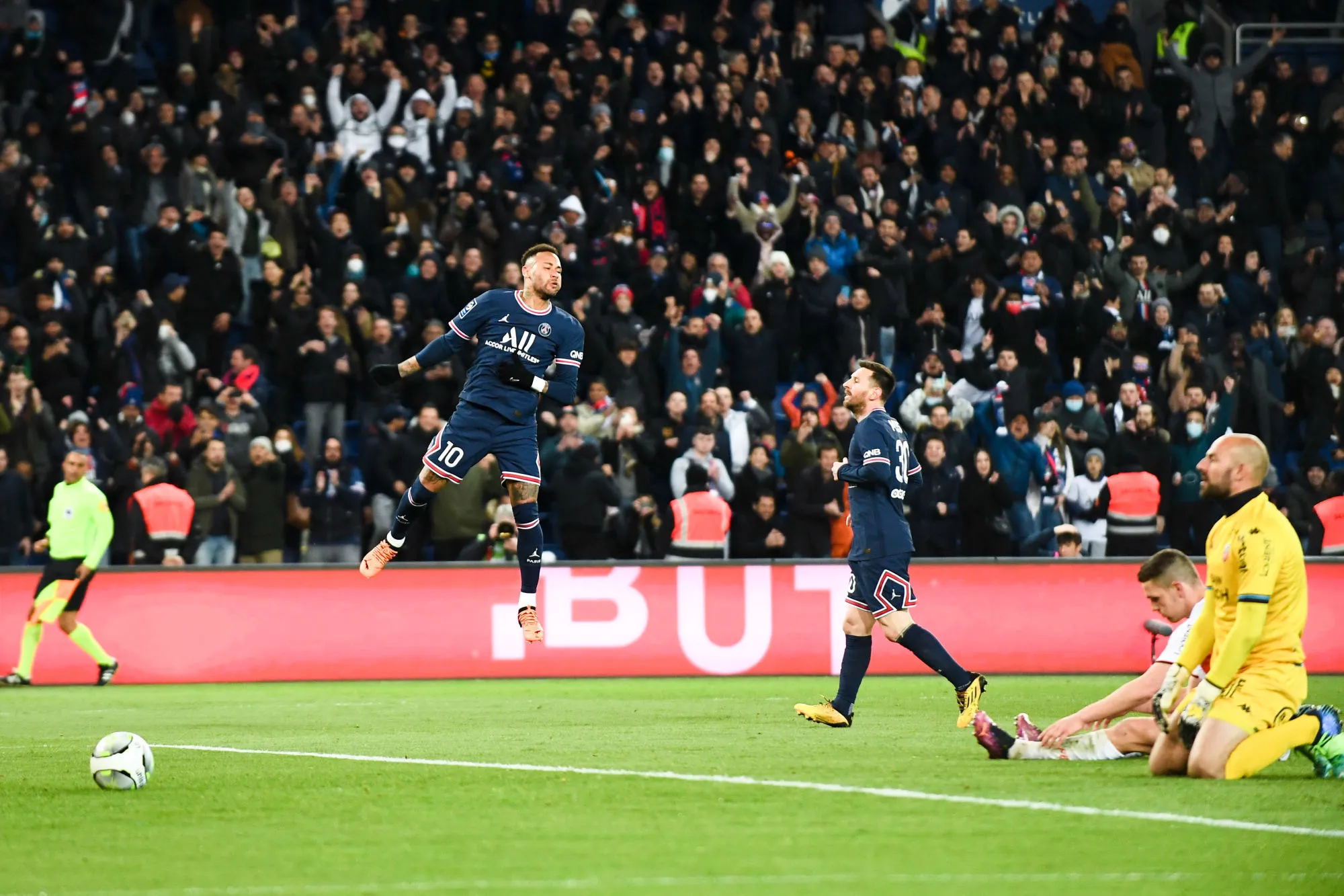 Neymar répond à ses détracteurs après le match face à Lorient