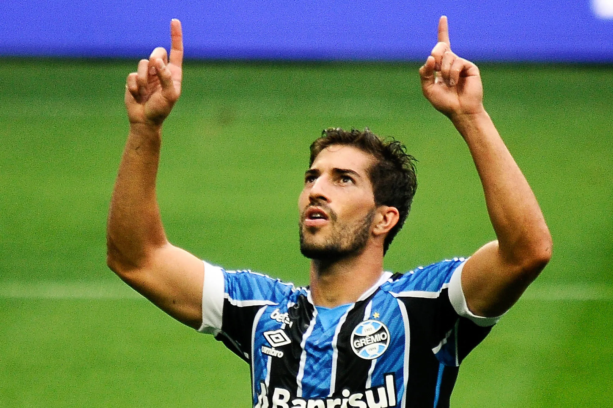 L’ancien Marseillais Lucas Silva reçoit un téléphone en pleine tête avec Grêmio