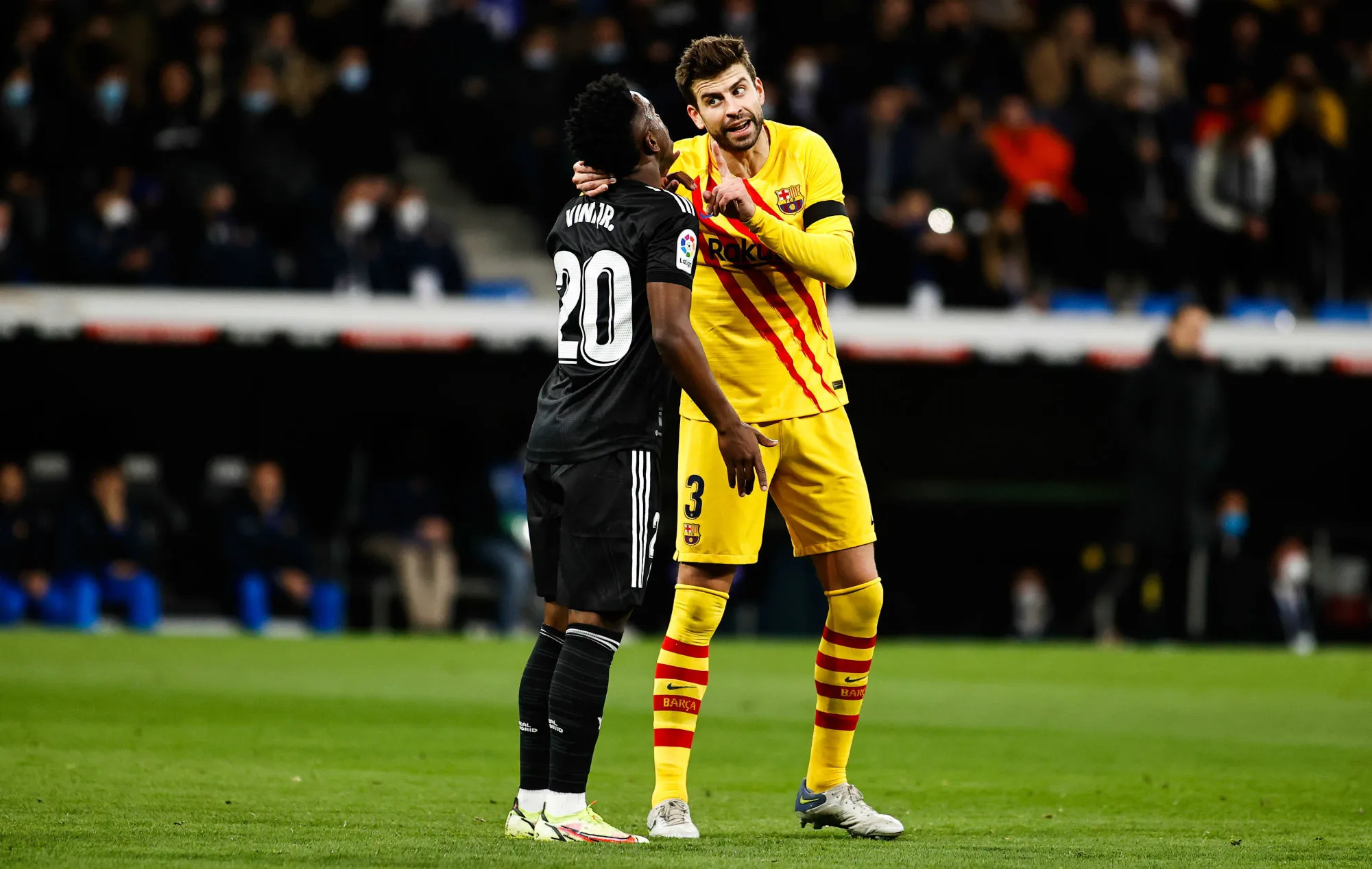 Eric Garcia et Piqué se sont payé Vinícius en plein Clásico