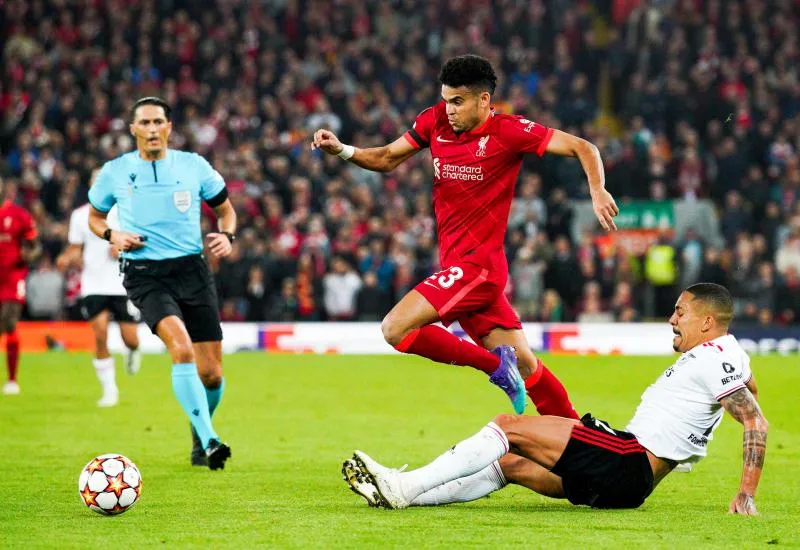 Liverpool résiste au retour de Benfica