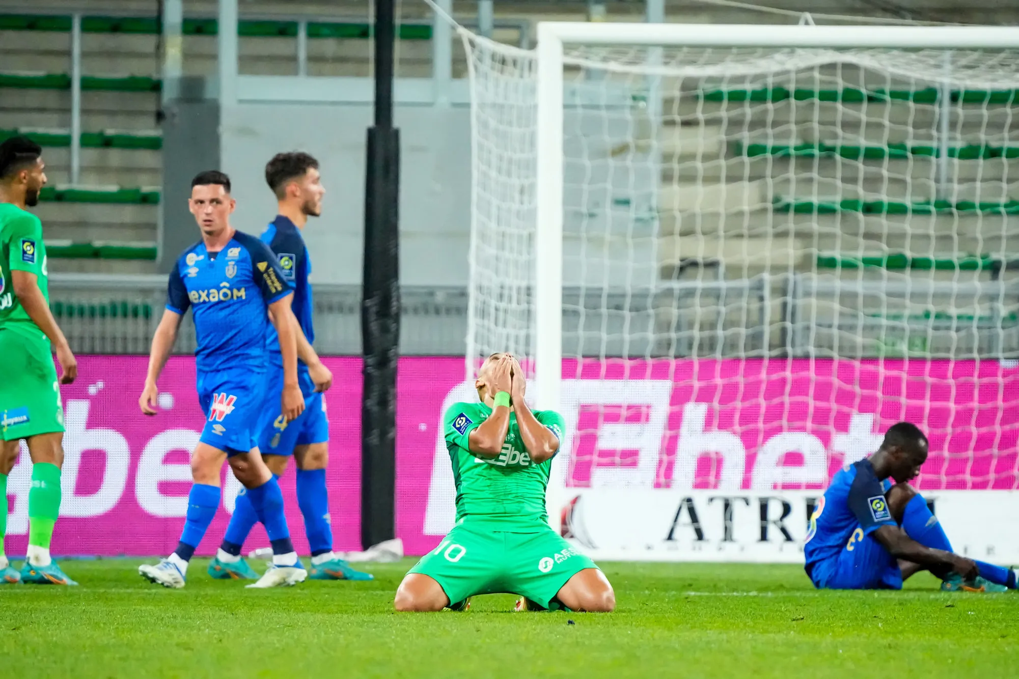 Wahbi Khazri invite ses coéquipiers à poser leurs roubignoles sur la table à Nantes