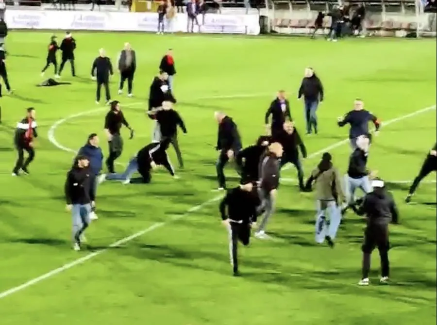 Des affrontements entre supporters ont eu lieu après le barrage Seraing-Molenbeek