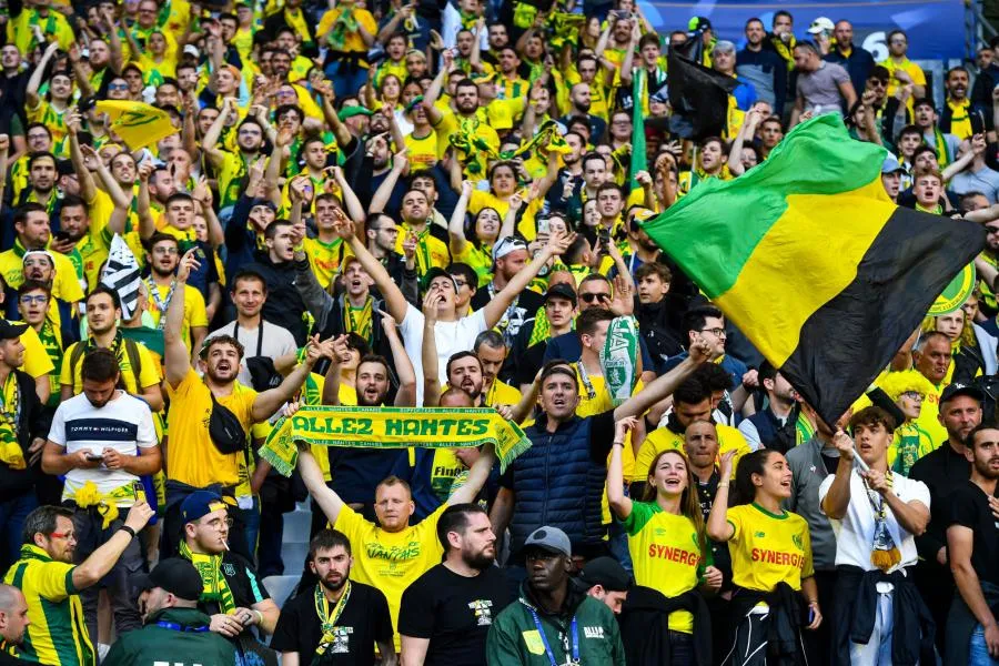 La folle ambiance dans les rues de Nantes après le sacre en Coupe de France