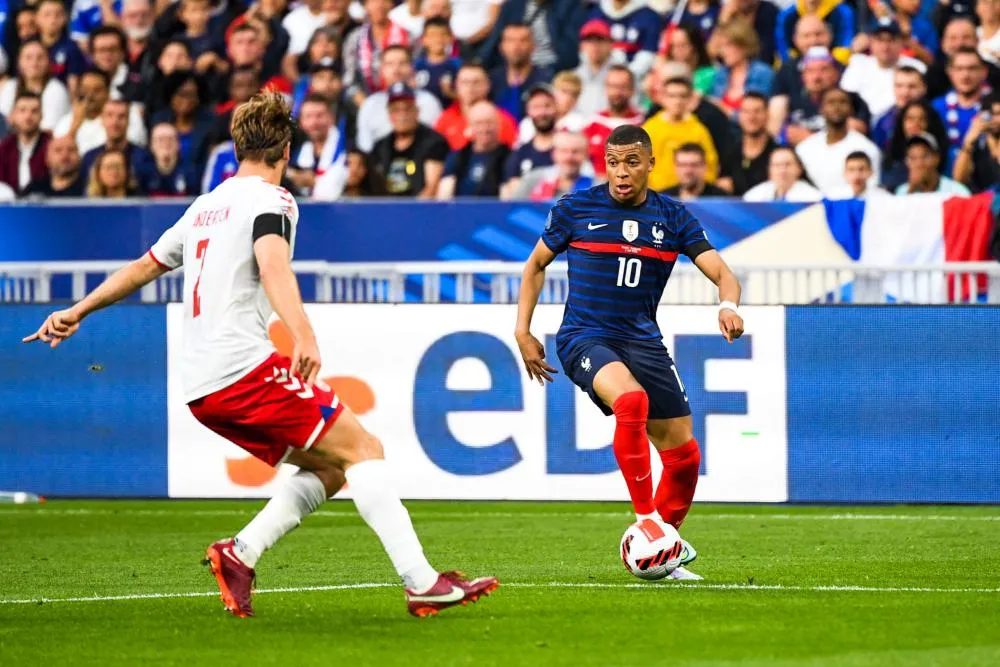 France-Danemark : Touché, Kylian Mbappé sort à la pause