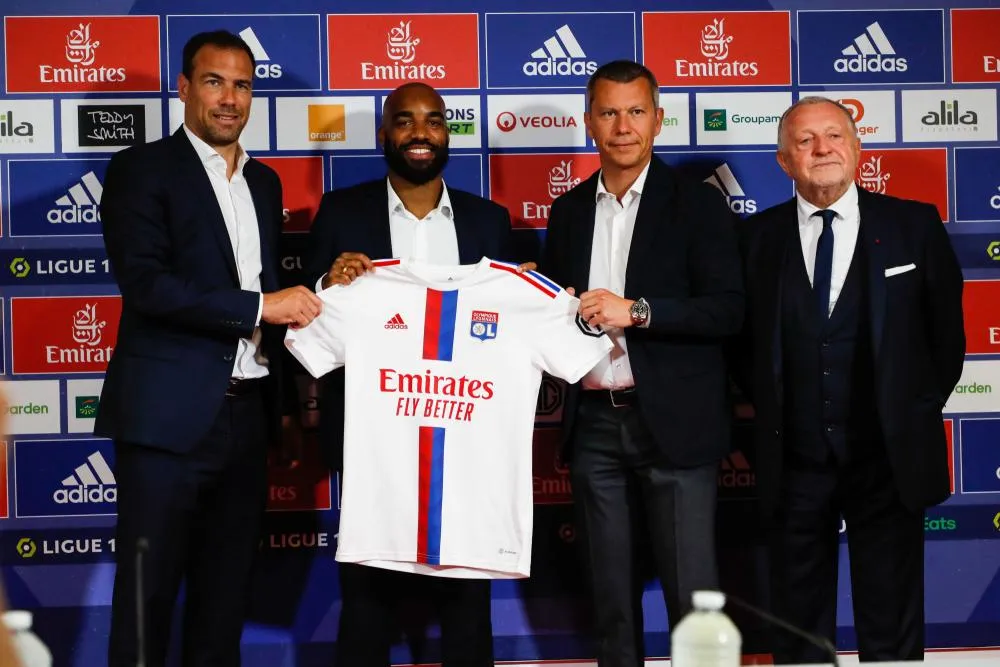 Officiel : Alexandre Lacazette revient à l&rsquo;Olympique lyonnais